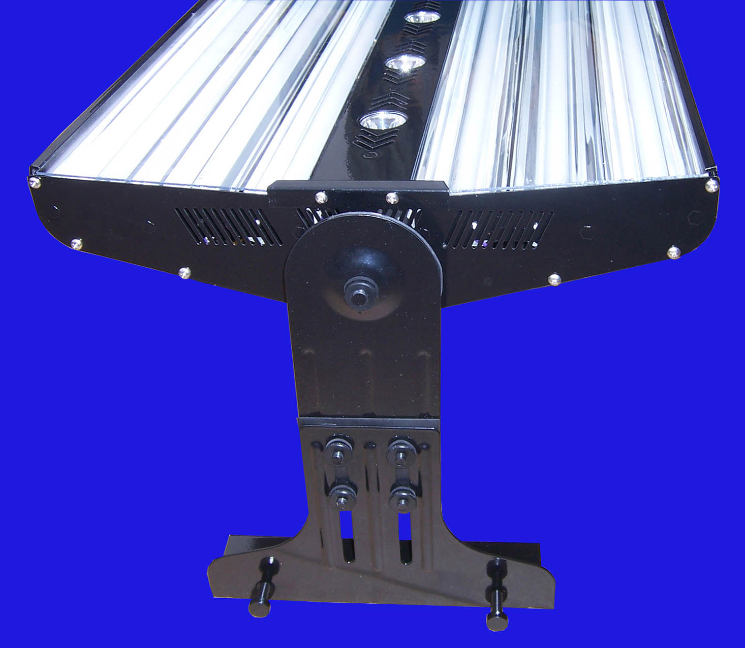 Lampara Coralvue T5/Leds 48" 6x54w seminueva en venta!!! Club